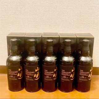 サントリー山崎の18年、ホログラムシール貼付の正規品です。箱もあります。