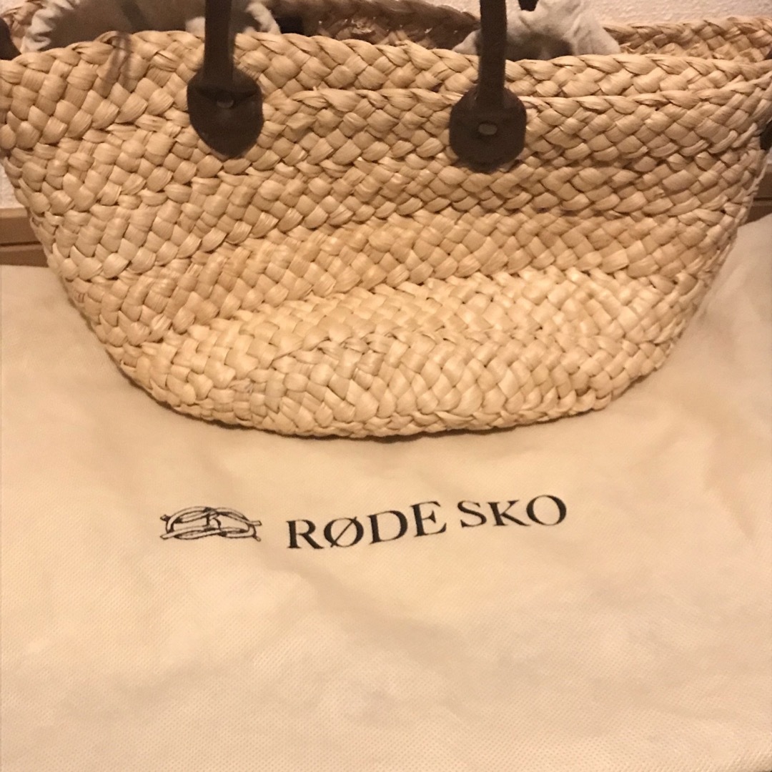 RODE SKO(ロデスコ)のRODE SKO ロデスコ　カゴバッグ　ストローバック　巾着付き レディースのバッグ(かごバッグ/ストローバッグ)の商品写真