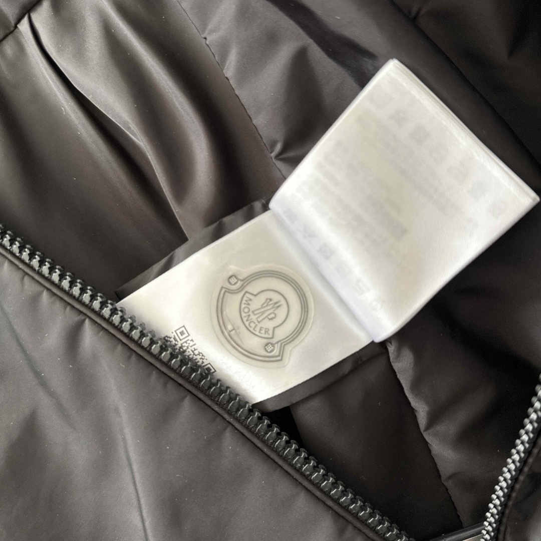 MONCLER(モンクレール)の⭐︎お値下げ⭐︎MONCLER WETEジャケット　正規品 レディースのジャケット/アウター(ナイロンジャケット)の商品写真