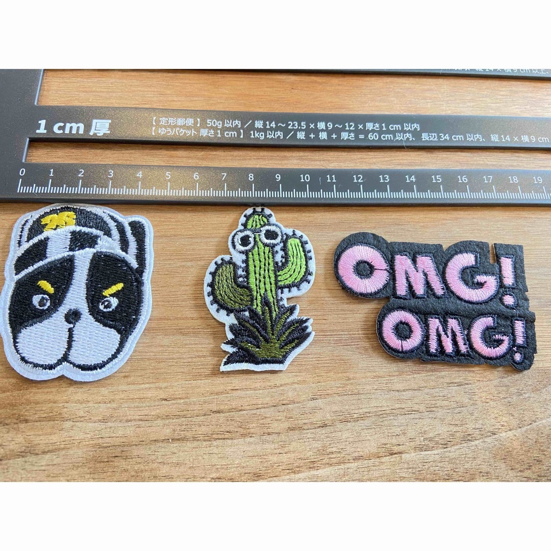 アイロンワッペン 刺繍ワッペン ブルドッグ 犬 サボテン omg ワッペン ハンドメイドの素材/材料(各種パーツ)の商品写真