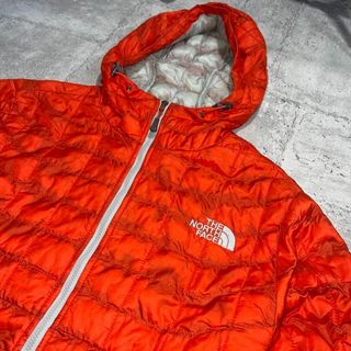 ザノースフェイス(THE NORTH FACE)のノースフェイス　サーモボール　ダウンジャケット　レディースXS 古着　登山(ダウンジャケット)