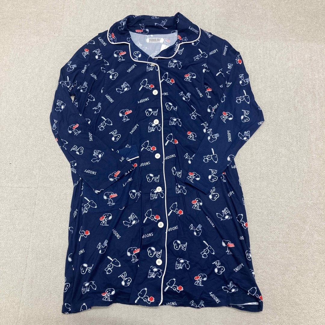 SNOOPY(スヌーピー)の新品　SNOOPY スヌーピー パジャマ　マタニティ　授乳服　ネイビー　セット キッズ/ベビー/マタニティのマタニティ(マタニティパジャマ)の商品写真