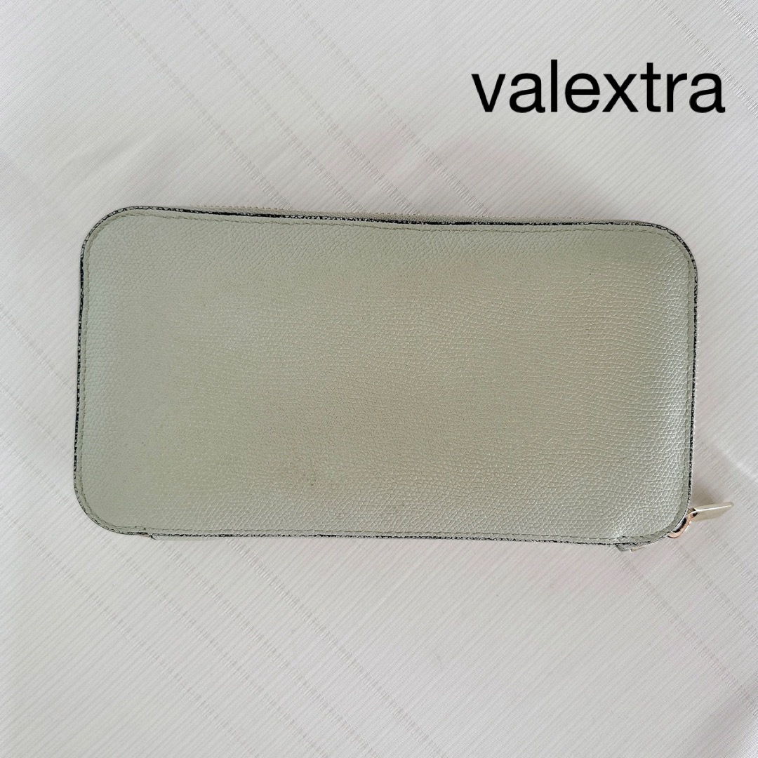 Valextra(ヴァレクストラ)のValextra ヴァレクストラ　長財布　ラウンドジップ　カード入れ　美品 レディースのファッション小物(財布)の商品写真