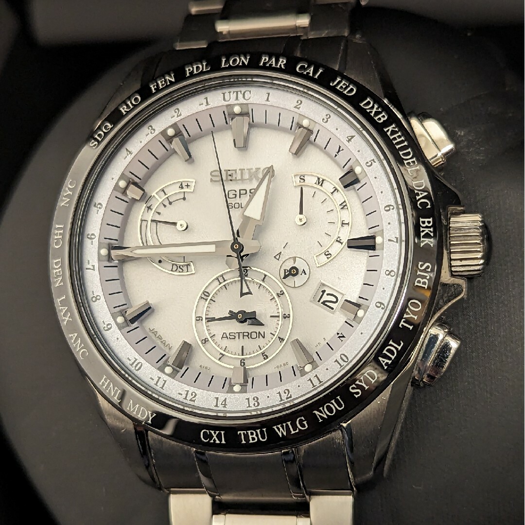 腕時計(アナログ)最終値下げ❗★白アストロン★SBXB047 チタンモデル　箱付き　セイコー