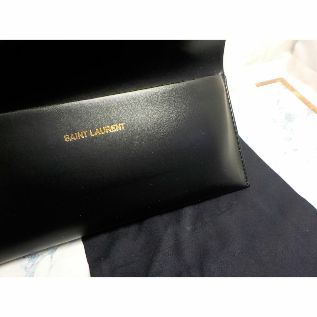 Saint Laurent(サンローラン)の★saint laurent （サンローラン）★メガネケース&メガネ拭き レディースのファッション小物(サングラス/メガネ)の商品写真