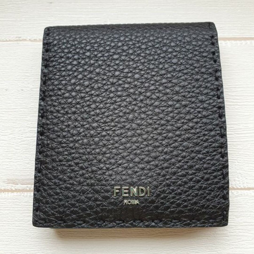 【新品・未使用】FENDI セレリア レザー二つ折り財布 ブラック