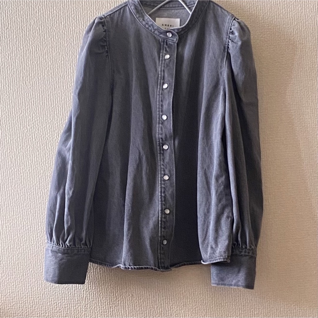 Ameri VINTAGE(アメリヴィンテージ)のameri デニムパフィーブラウス  denim poofy blouse レディースのトップス(シャツ/ブラウス(長袖/七分))の商品写真