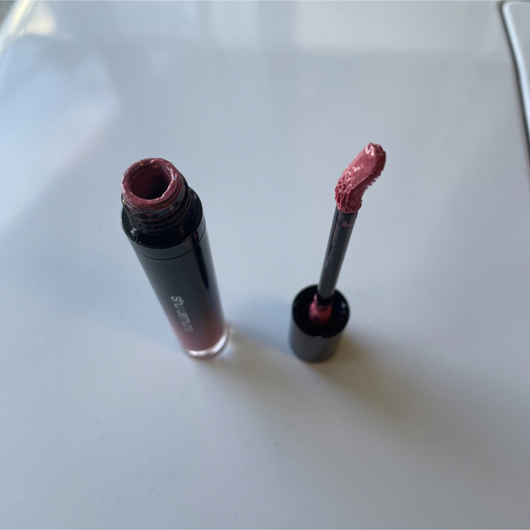 shu uemura(シュウウエムラ)のラックシュプリア　シュウウエムラ　リップグロス コスメ/美容のベースメイク/化粧品(リップグロス)の商品写真