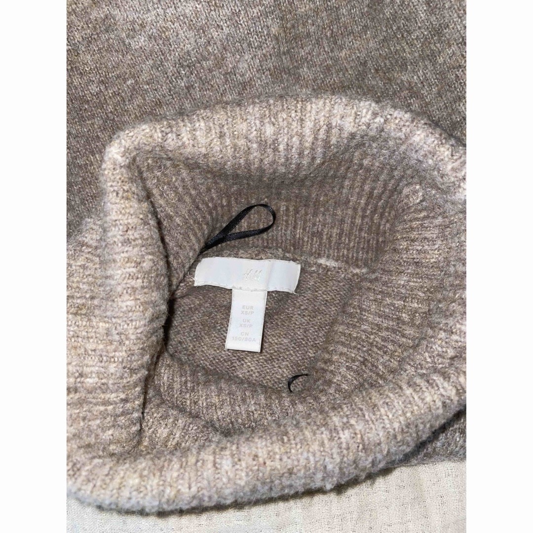 H&M(エイチアンドエム)のタートルネック　ニット レディースのトップス(ニット/セーター)の商品写真