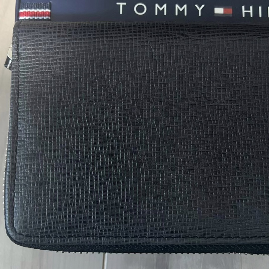 TOMMY HILFIGER(トミーヒルフィガー)の未使用新品 トミーヒルフィガー 黒長財布 19x10x2.5 2万円 送料込み メンズのファッション小物(長財布)の商品写真