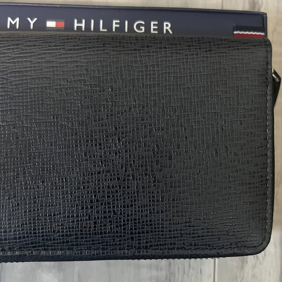 TOMMY HILFIGER(トミーヒルフィガー)の未使用新品 トミーヒルフィガー 黒長財布 19x10x2.5 2万円 送料込み メンズのファッション小物(長財布)の商品写真