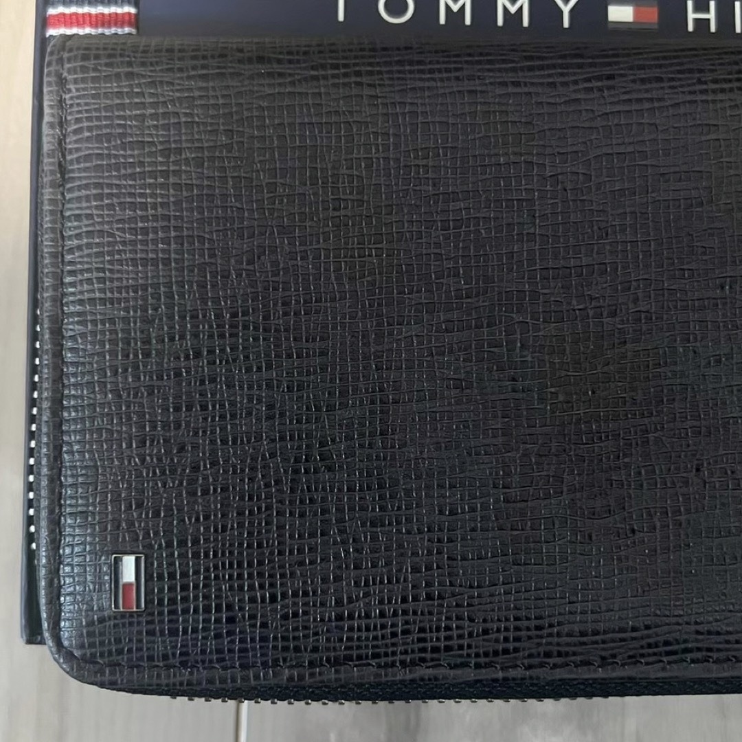 TOMMY HILFIGER(トミーヒルフィガー)の未使用新品 トミーヒルフィガー 黒長財布 19x10x2.5 2万円 送料込み メンズのファッション小物(長財布)の商品写真