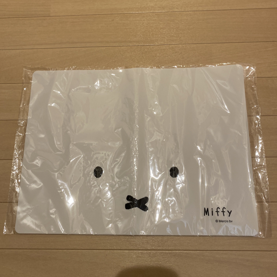 miffy(ミッフィー)のミッフィー　シリコンマット キッズ/ベビー/マタニティの授乳/お食事用品(その他)の商品写真