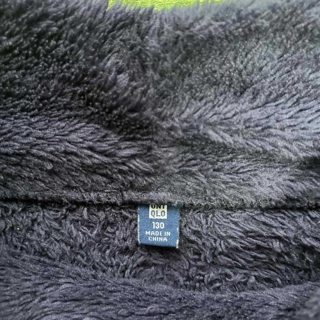 UNIQLO(ユニクロ)のキッズ　フリース　130cm  ネイビー キッズ/ベビー/マタニティのキッズ服男の子用(90cm~)(ジャケット/上着)の商品写真