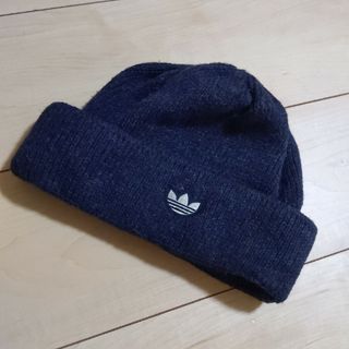 アディダス(adidas)のadidasニット帽(ニット帽/ビーニー)