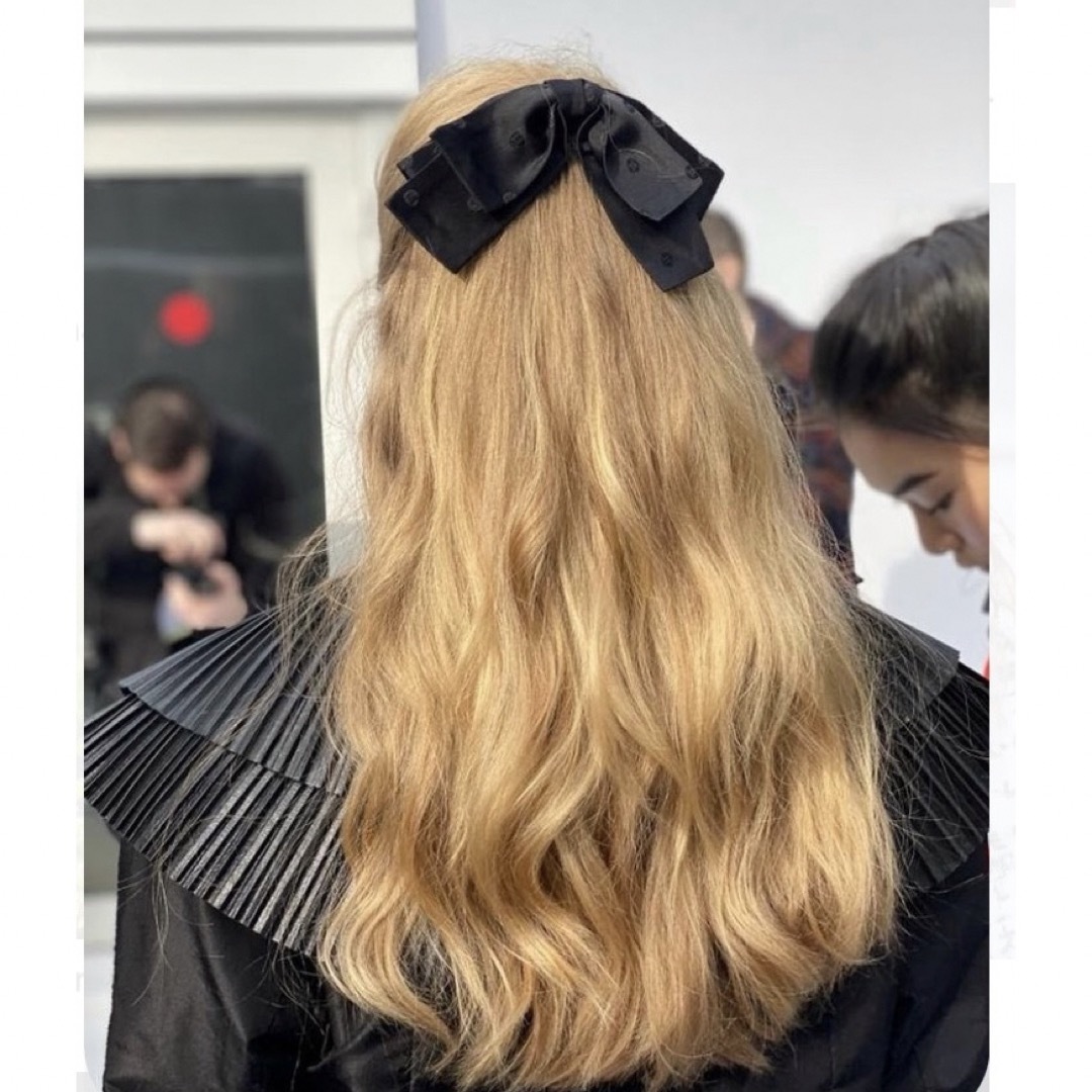 CHANEL(シャネル)のシャネル♥️ココマークリボンバレッタ レディースのヘアアクセサリー(バレッタ/ヘアクリップ)の商品写真