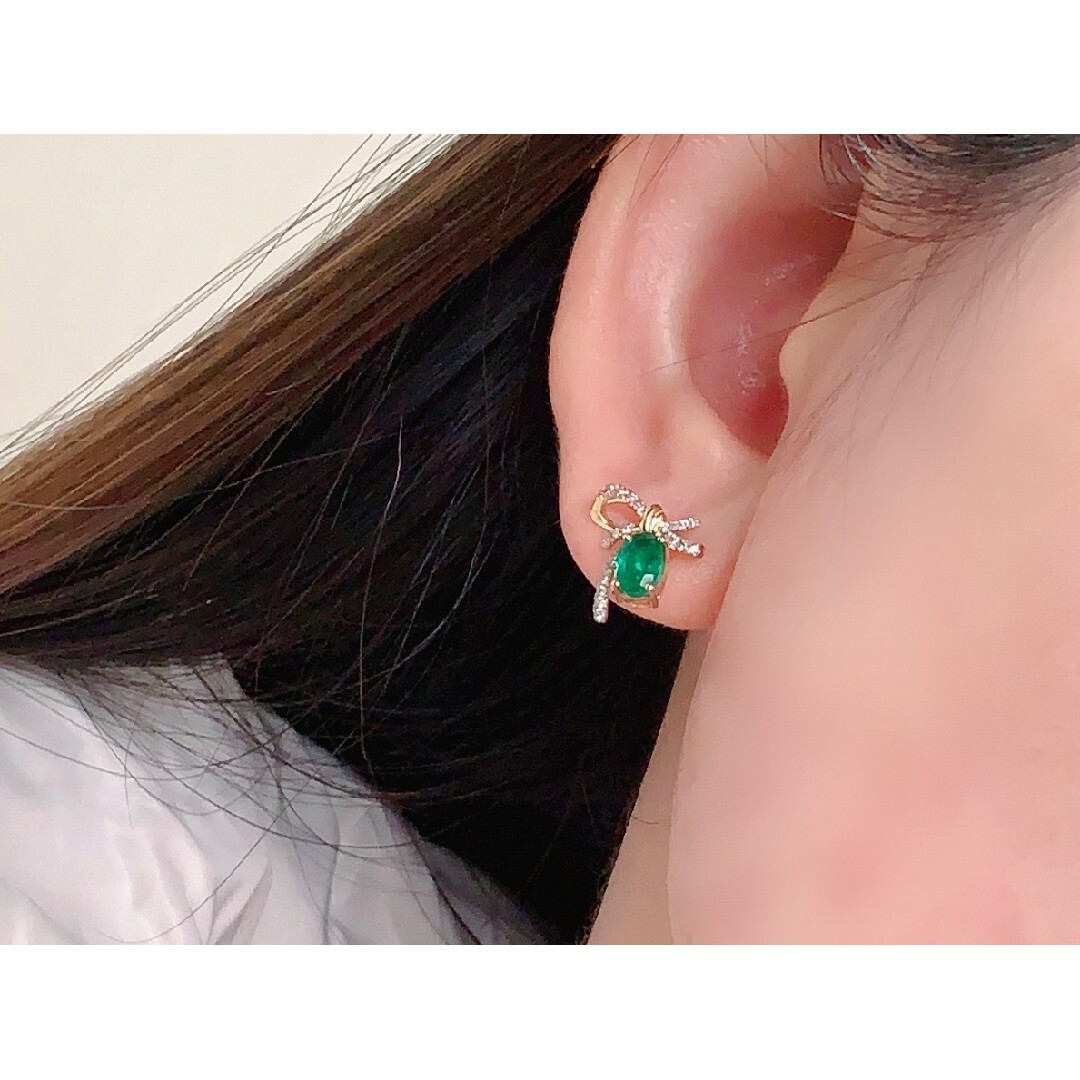 リボンモチーフ エメラルドピアスk18 ピアス リボンモチーフ エメラルドピアスk18 ピアス