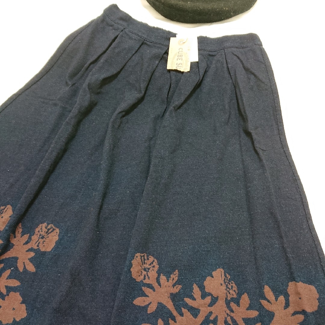 CUBE SUGAR(キューブシュガー)のココア様専用CUBE SUGAR  インディゴ 柄スカート 新品 レディースのスカート(ロングスカート)の商品写真