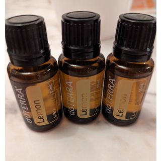 ドテラ(doTERRA)のドテラ　レモン　15ml　新品3本セット(エッセンシャルオイル（精油）)