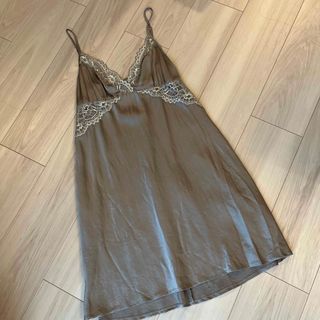 ヴィクトリアズシークレット(Victoria's Secret)のインティミッシミシルクスリップグレー(ルームウェア)