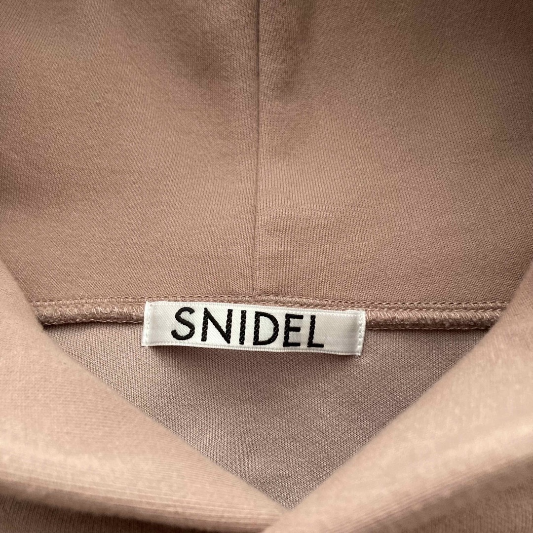 SNIDEL(スナイデル)のSNIDEL くすみピンク フーディー スナイデル スウェットパーカー トップス レディースのトップス(パーカー)の商品写真