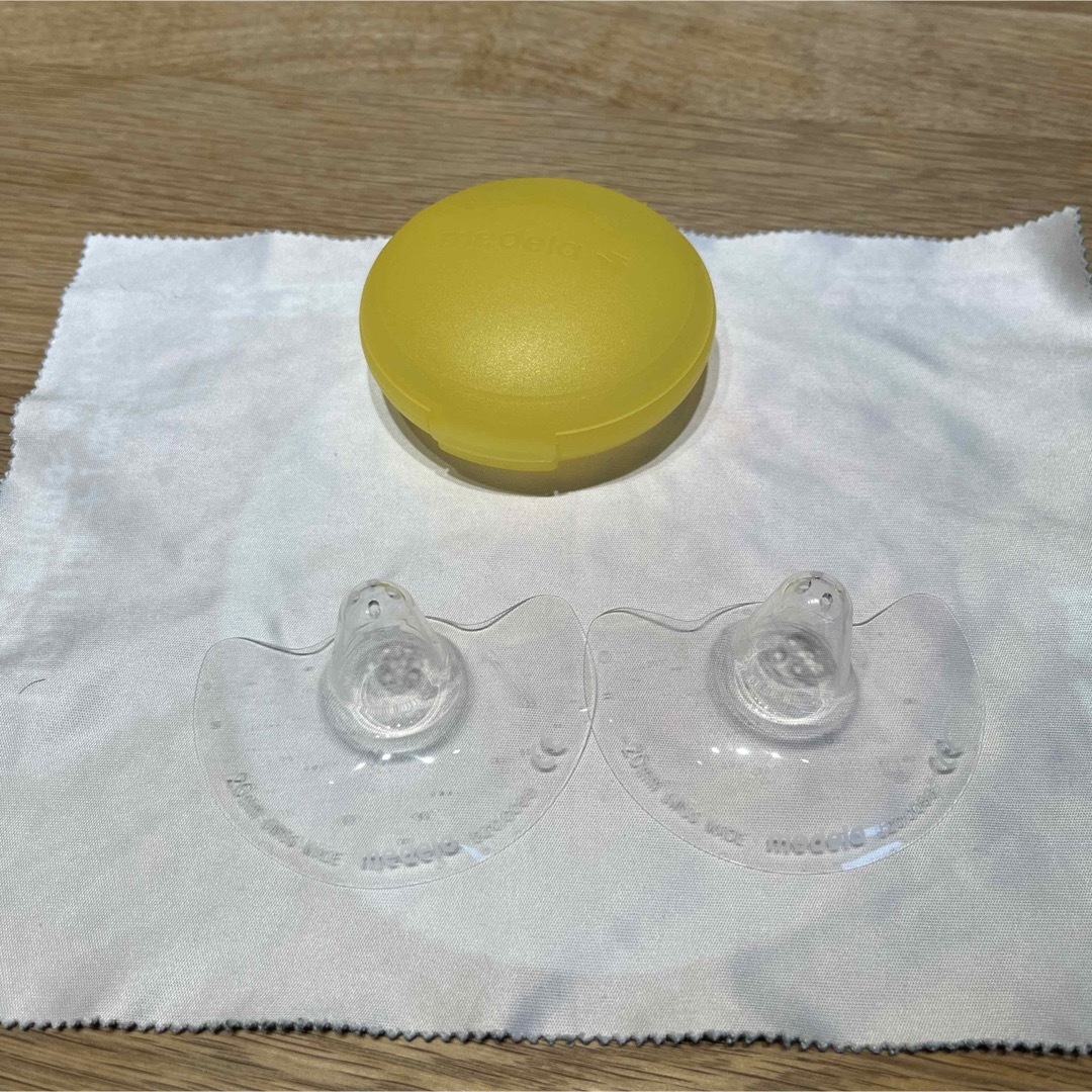 medela(メデラ)の[専用です]メデラ　乳首保護器 キッズ/ベビー/マタニティの授乳/お食事用品(その他)の商品写真