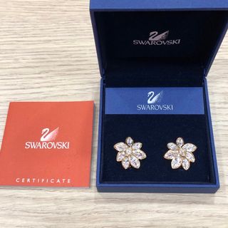 スワロフスキー(SWAROVSKI)の◆スワロフスキー イヤリング 花(イヤリング)