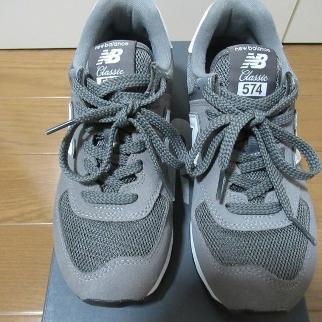 New Balance(ニューバランス)の超美品！ニューバランスＭＬ５７４ＥＧ２グレー・２３，５Ｄ・ユニセックス レディースの靴/シューズ(スニーカー)の商品写真