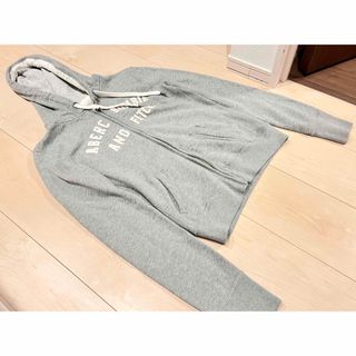 アバクロンビーアンドフィッチ(Abercrombie&Fitch)のAbercrombie & Fitch アバクロ 正規品 フード パーカー(パーカー)