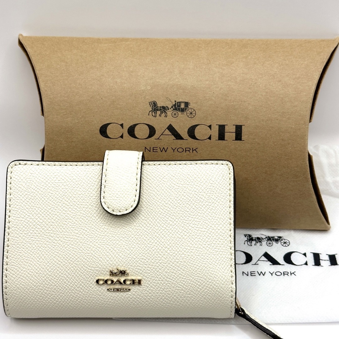 COACH(コーチ)の【超美品✨】COACH コーチ レザー 二つ折り 財布 ウォレット ホワイト レディースのファッション小物(財布)の商品写真