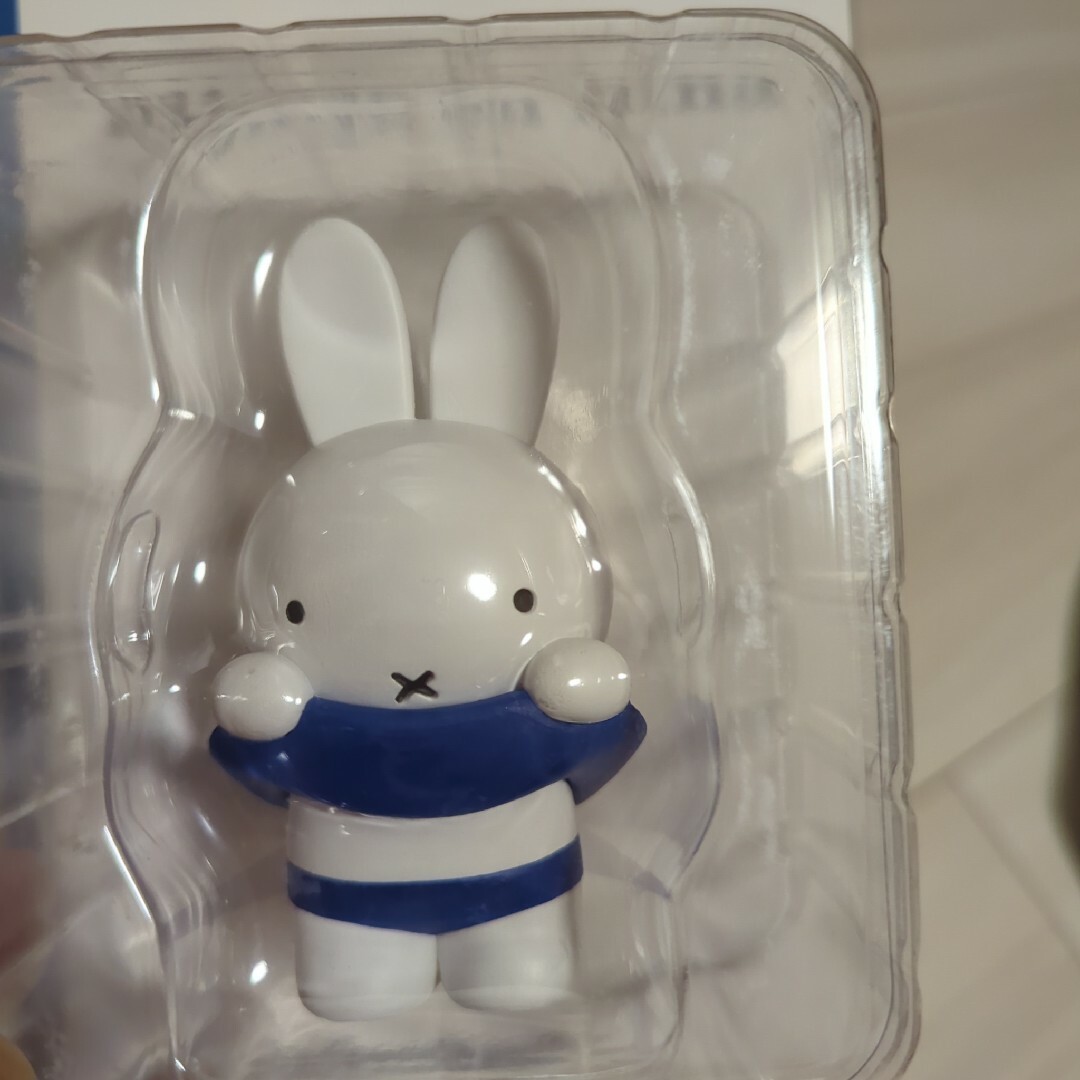 未使用　miffy　ミッフィー展60周年　フィギュア　おなかみせミッフィー