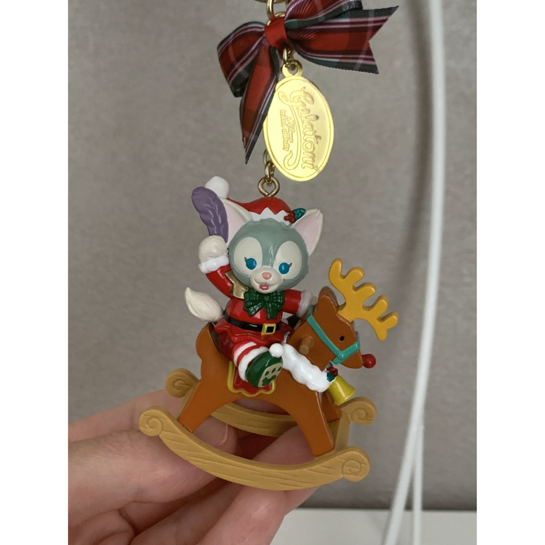 Disney(ディズニー)のジェラトーニ　クリスマス　キーホルダー　ディズニーシー エンタメ/ホビーのおもちゃ/ぬいぐるみ(キャラクターグッズ)の商品写真