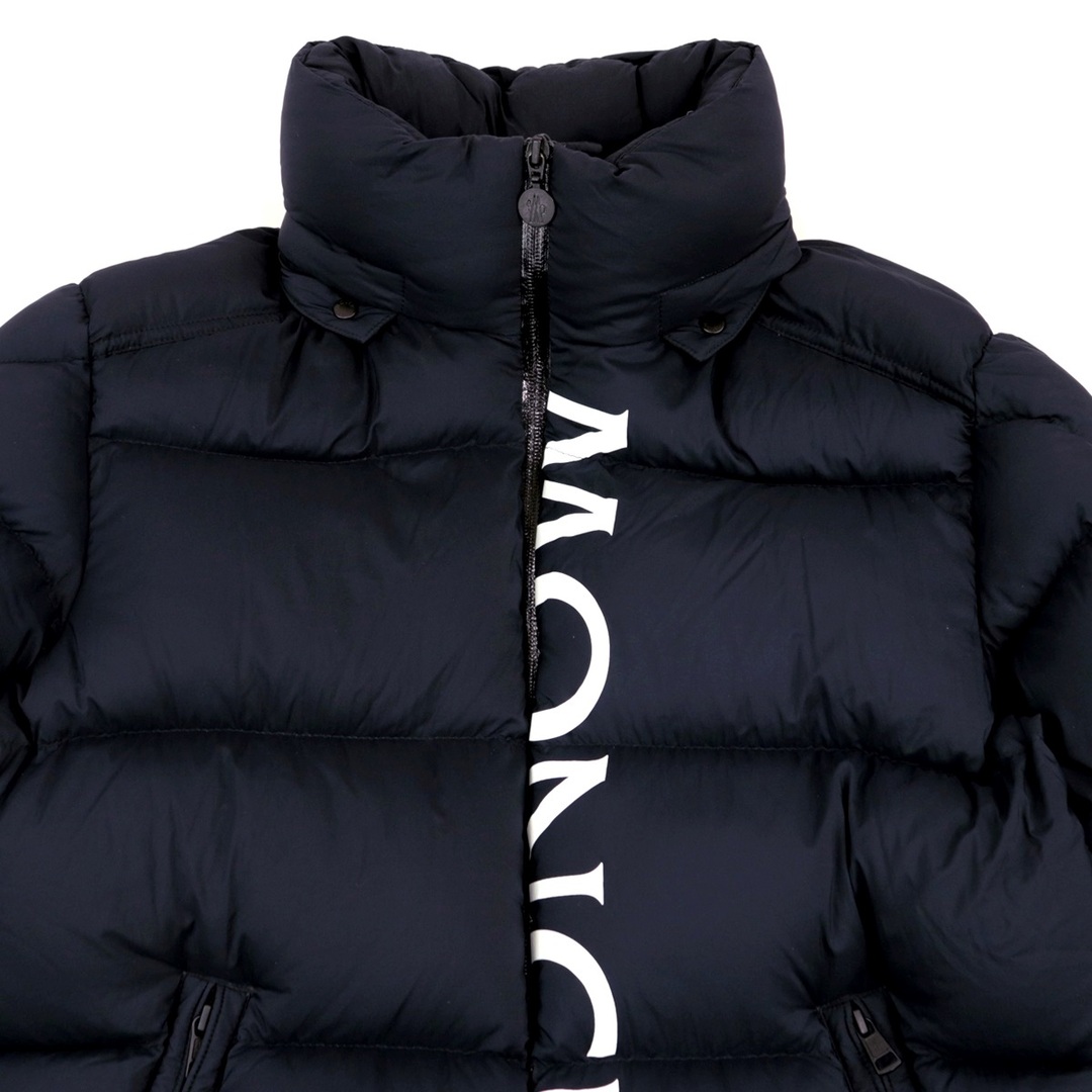 MONCLER(モンクレール)の美品 モンクレール 20年 マウレス ダウンジャケット メンズ ダークネイビー 黒 2 ロゴプリント ナイロン MAURES MONCLER メンズのジャケット/アウター(ダウンジャケット)の商品写真