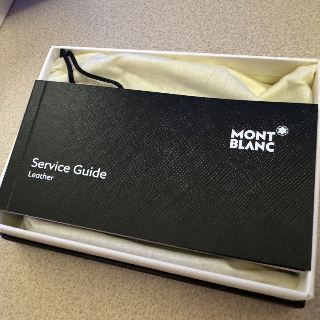 MONTBLANC(モンブラン)のモンブラン　名刺ケース　カセットテープ柄　値下げ メンズのファッション小物(名刺入れ/定期入れ)の商品写真