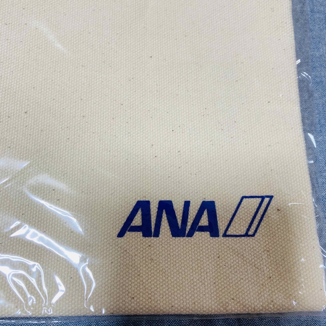 ANA(全日本空輸)(エーエヌエー(ゼンニッポンクウユ))の【限定】ANA トラベルポーチ レディースのファッション小物(ポーチ)の商品写真