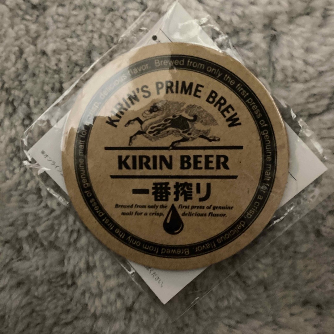 キリン(キリン)の【新品・未開封】【レア】キリンビール　工場見学限定　木製コースター エンタメ/ホビーのコレクション(ノベルティグッズ)の商品写真