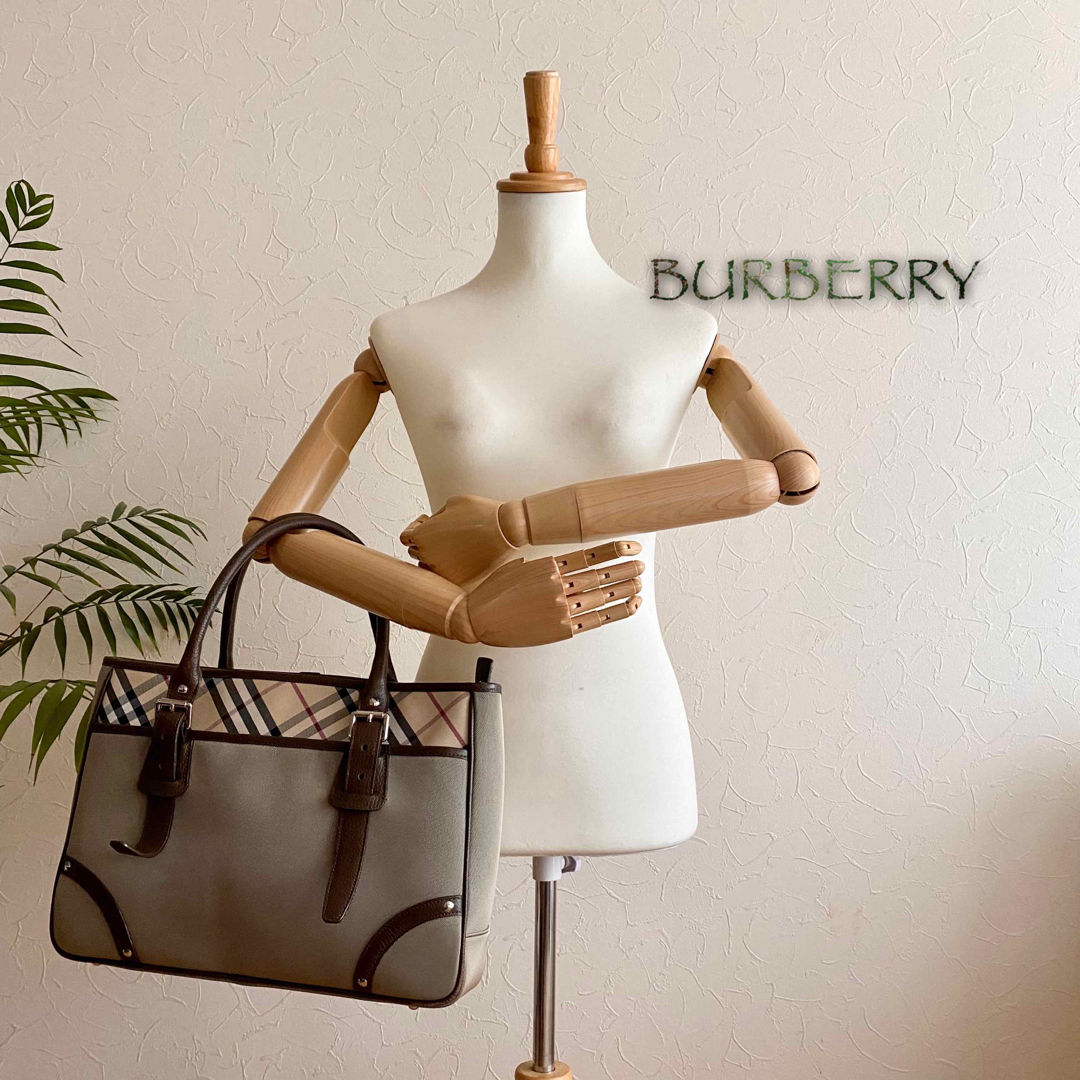 BURBERRY - 超美品 正規品 BURBERRY バーバリー レザーハンドバッグの