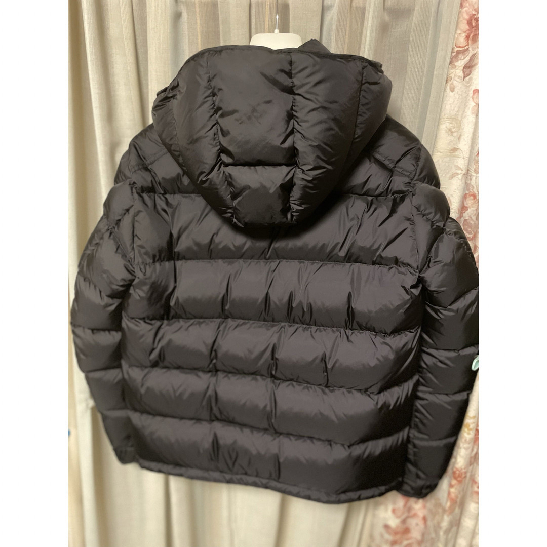 MONCLER(モンクレール)のMONCLER MAYA beams 別注　ブラック　1 メンズのジャケット/アウター(ダウンジャケット)の商品写真