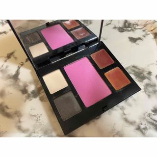 新品 Bobbi Brown ボビイ ブラウン ホット ココアメイクパレット