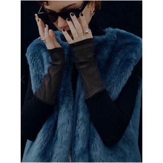 アメリヴィンテージ(Ameri VINTAGE)のAMERI   UND REVERSIBLE MOTTLED FUR VEST(ベスト/ジレ)