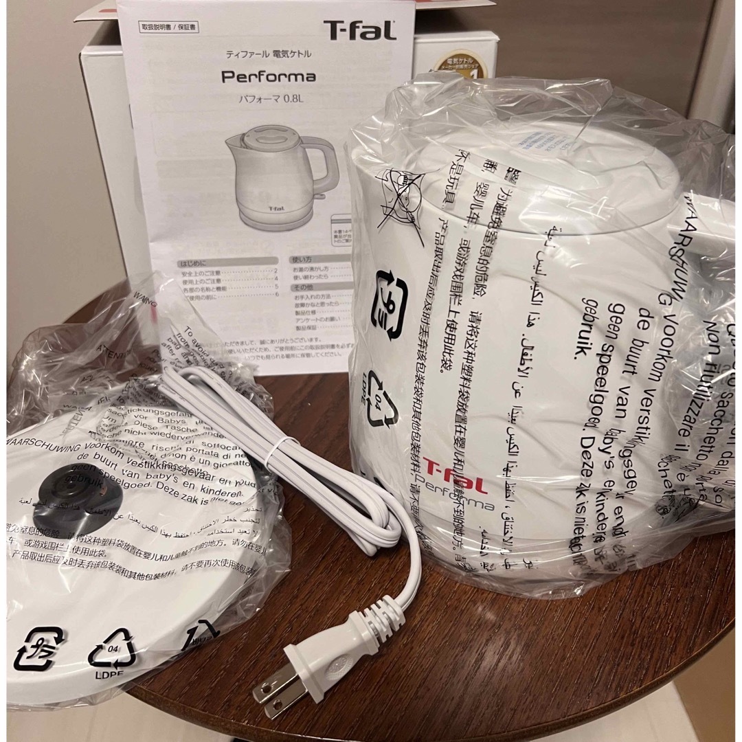 T-fal(ティファール)の【新品未使用】ティファール 電気ケトル0.8L T-fal Parforme スマホ/家電/カメラの生活家電(電気ケトル)の商品写真