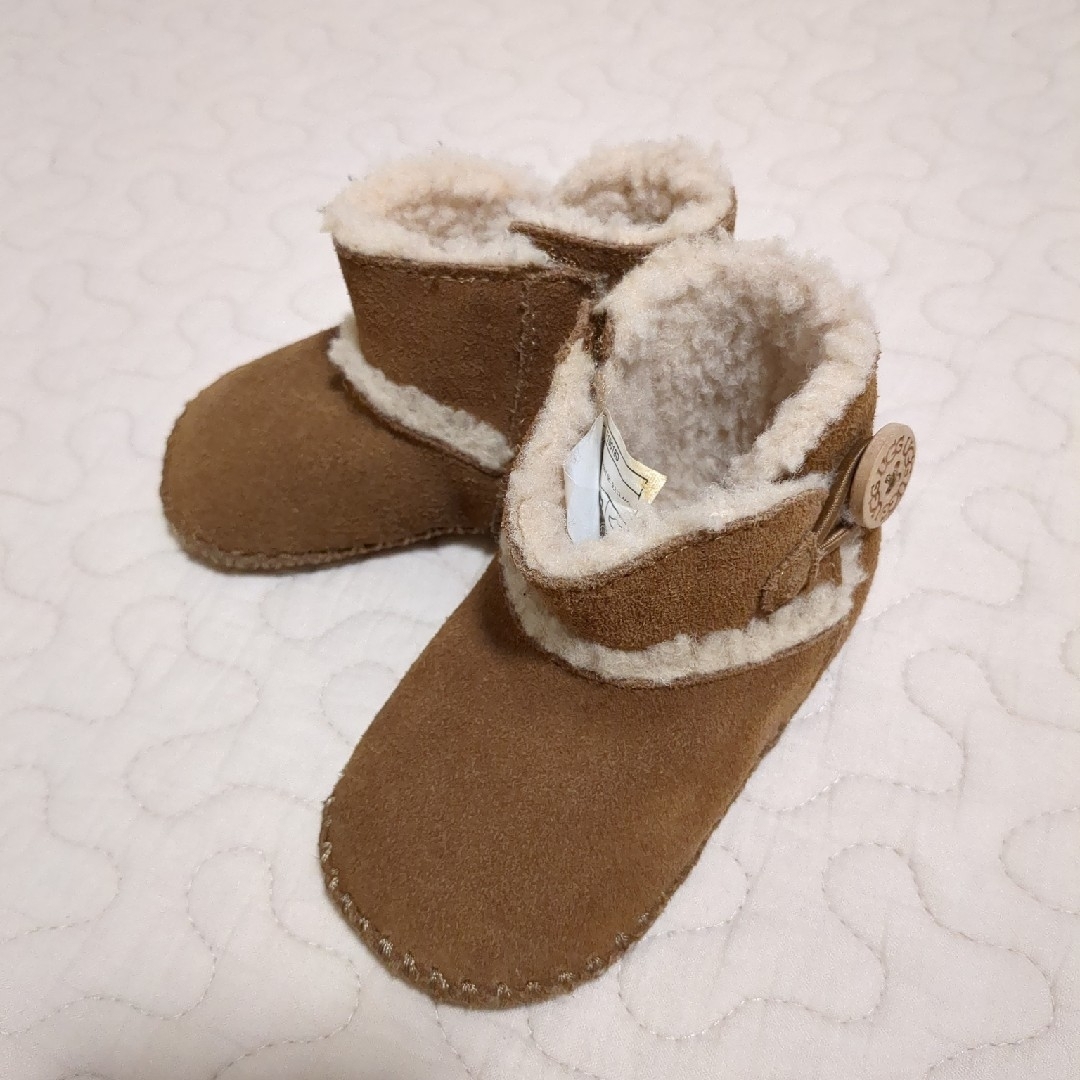 UGG ベビーシューズ ブーツ 10.5cm 箱付 キッズ/ベビー/マタニティのベビー靴/シューズ(~14cm)(ブーツ)の商品写真