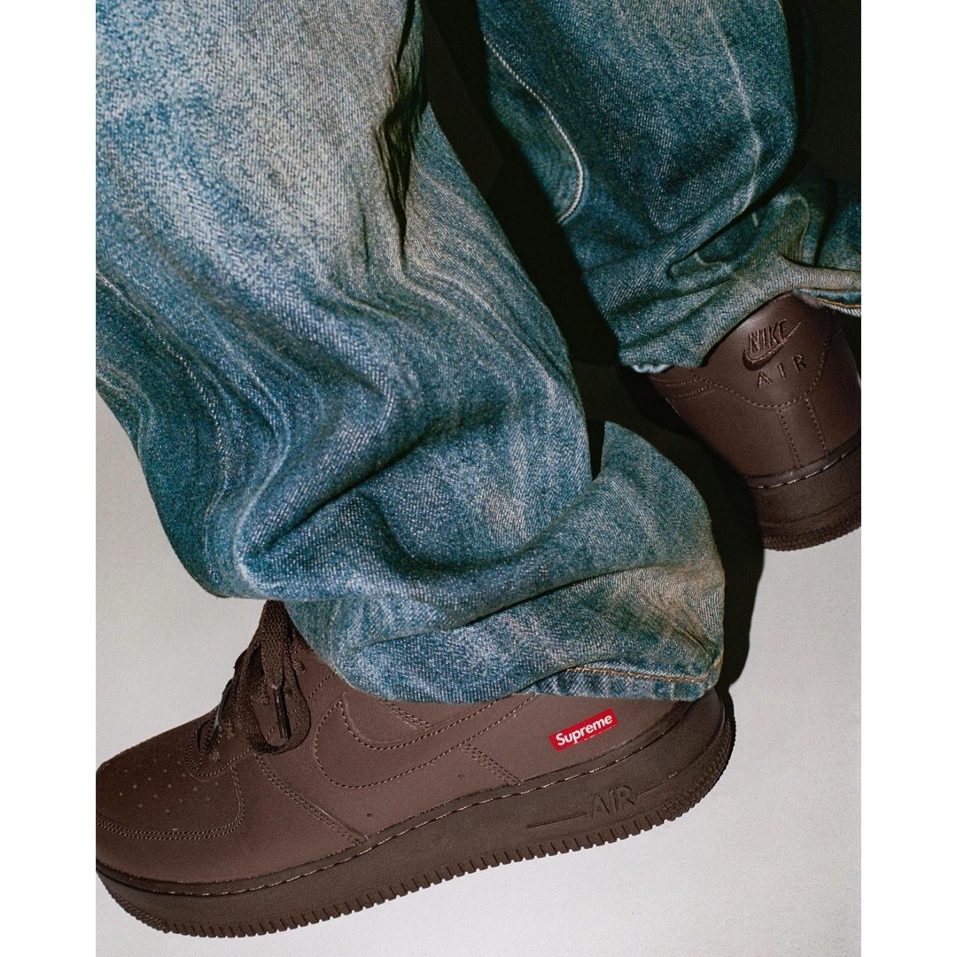 Supreme × Nike Air Force 1 Low Brownのサムネイル