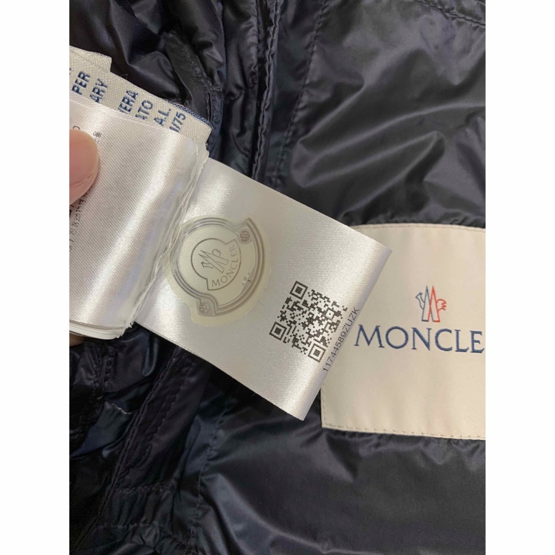 MONCLER(モンクレール)のモンクレールベスト メンズのジャケット/アウター(ダウンベスト)の商品写真