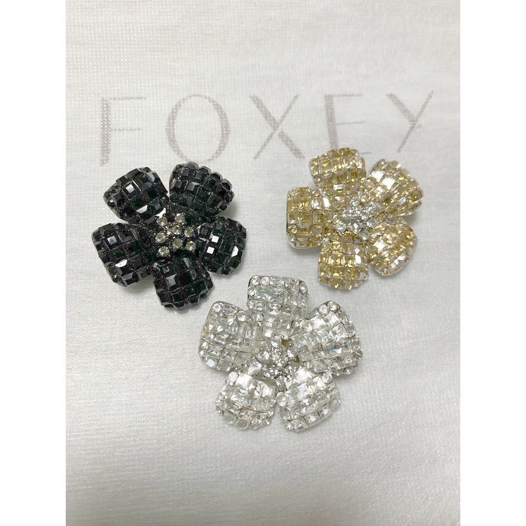 FOXEY BOUTIQUE(フォクシーブティック)のFoxey/ブローチ/フラワー/ブラック レディースのアクセサリー(ブローチ/コサージュ)の商品写真