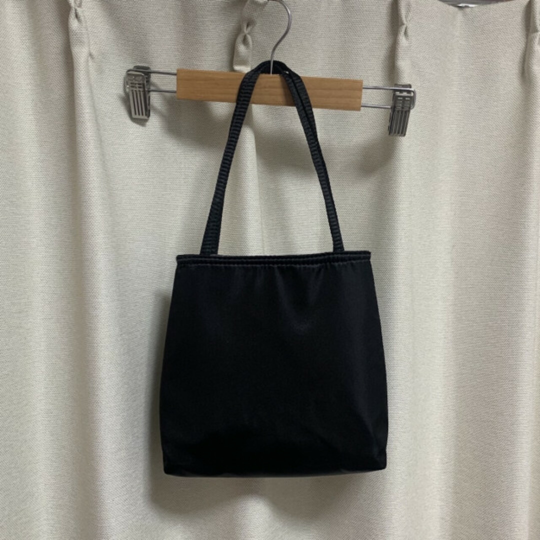 サテン カラー バッグ ミニトート 黒 春物 夏物 キラキラ ナチュラル 韓国 レディースのバッグ(ハンドバッグ)の商品写真