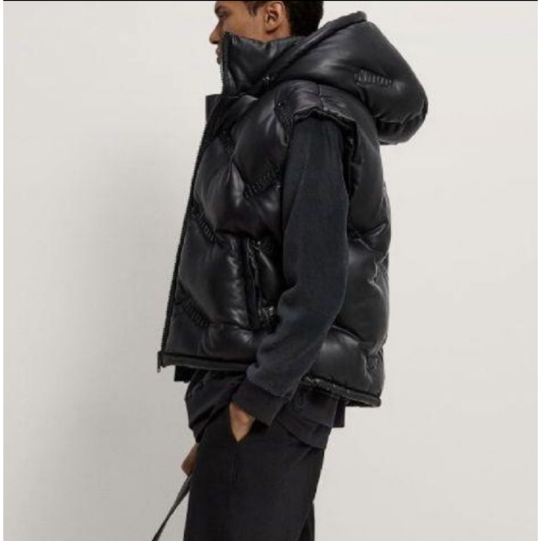 ZARA - ZARA エンボス レザー調 ダウンベストの通販 by NM'sshop ZARA - ZARA エンボス レザー調 ダウンベストの通販 by NM'sshop