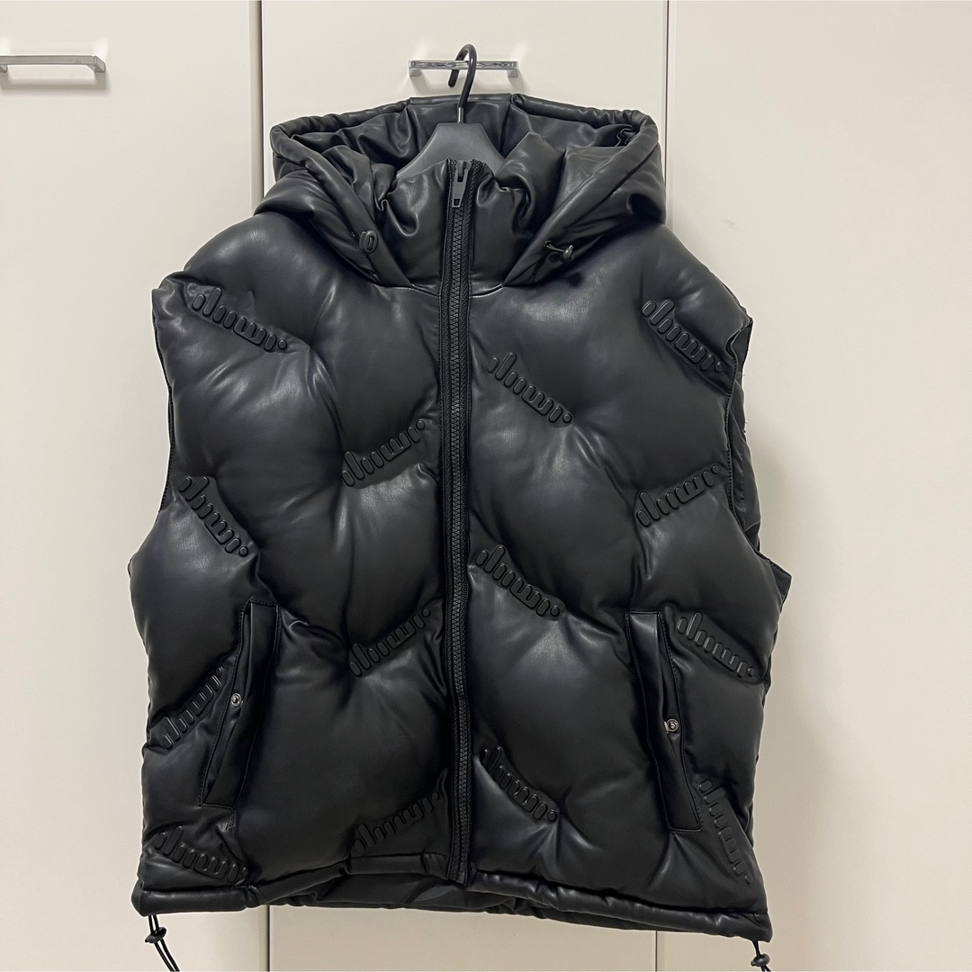 ZARA - ZARA エンボス レザー調 ダウンベストの通販 by NM'sshop ZARA - ZARA エンボス レザー調 ダウンベストの通販 by NM'sshop