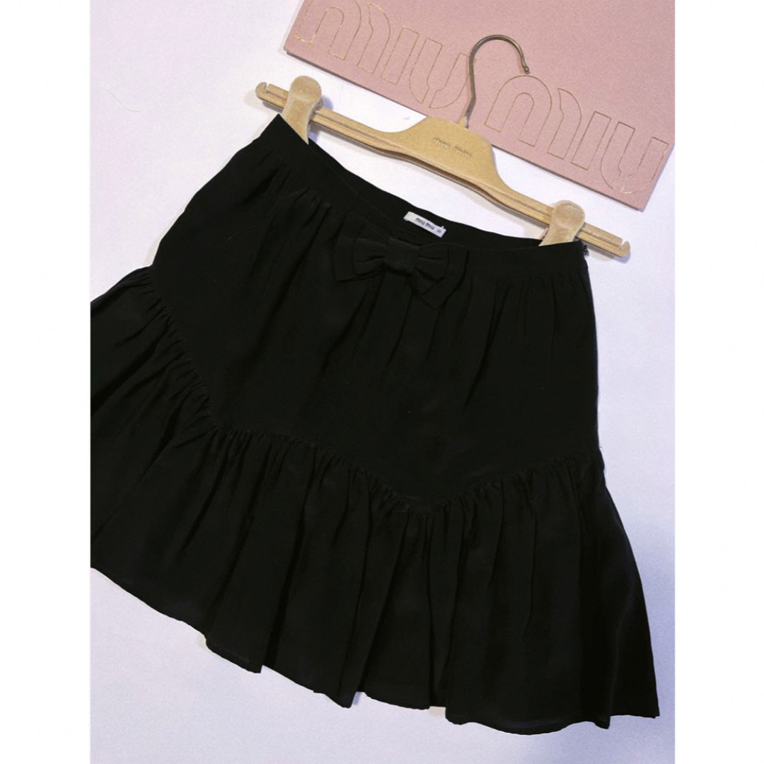 miumiu(ミュウミュウ)のmiu miu❤︎ミュウミュウ　リボン　シルクスカートのみ レディースのスカート(ミニスカート)の商品写真