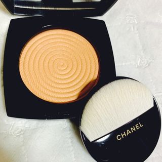 シャネル(CHANEL)のCHANEL シャネル　フェイスパウダー　　　　　限定品(フェイスパウダー)